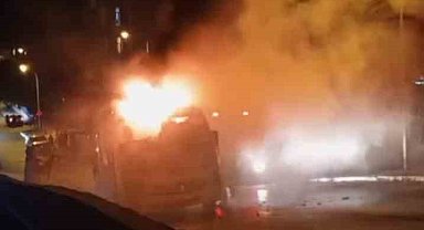 Kartal'da minibüs yangını: Peş peşe patlamalar paniğe neden oldu