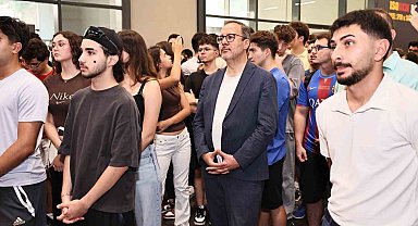 Kasapoğlu: "İzmir'in gençliği gururumuz"