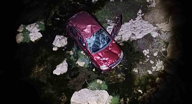 Kastamonu'da otomobil çaya uçtu: 4 yaralı