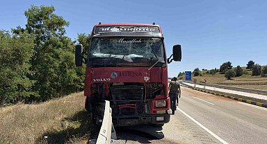Kastamonu'da tır ile çarpışan traktörün sürücüsü hayatını kaybetti