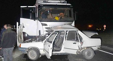 Kastamonu'da tır ile otomobil çarpıştı: Kazada sürücü ile eşi hayatını kaybetti