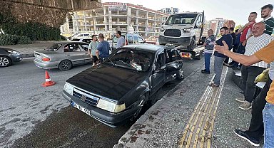 Kavşakta otomobil ile kamyonet çarpıştı: 1 yaralı
