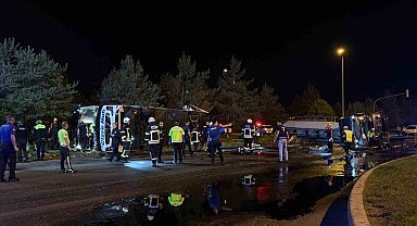 Kayseri'de feci kaza: Yolcu otobüsü ile yakıt tankeri taşıyan tır çarpıştı: Yaklaşık 30 yaralı