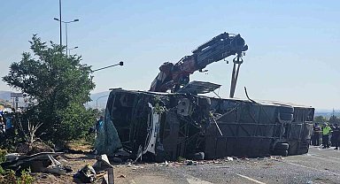 Kayseri'de yolcu otobüsü devrildi: Çok sayıda yaralı var