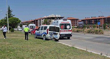 Kaza yerindeki polis aracına otomobil çarptı: 1'i polis 1'i bekçi toplam 6 yaralı