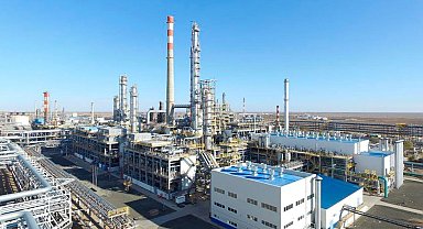 Kazakistan'da petrol rafinerisinde yangın çıktı
