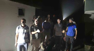 Kemaliye'de köy yangınında 10 ev hasar gördü