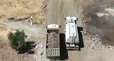 Kilis'te yol çalışmasında renkli anlar sosyal medyada ilgi gördü