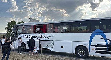 Kırıkkale'de yolcu otobüsü ve iki tır kavşakta çarpıştı: 1 yaralı