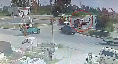 Kırmızı ışık ihlali ile gelen kaza ucuz atlatıldı