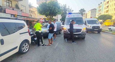 Kırmızı ışık ihlali kazayla bitti, motosiklet sürücüsü yaralandı