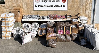 Kırşehir'de tırda 12.5 TL'lik gümrük kaçağı eşya ele geçirildi