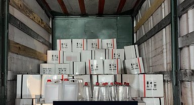 Kocaeli'de 2 bin 400 litre kaçak etil alkol ele geçirildi
