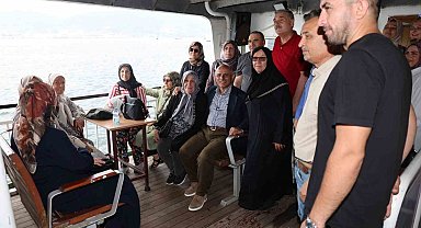 Körfez'in çınarları vapur gezisinde buluştu