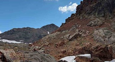 Koruma altındaki Artabel Gölleri'nde taraftar tahribatı
