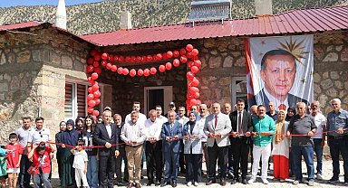 Köylüler birlik oldu, atıl binayı tesise çevirdi