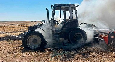 Kulu'da yanan traktör kullanılamaz hale geldi