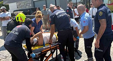 Kuşadası'ndaki kazada ters dönen otomobilin sürücü yaralandı