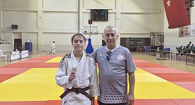 Kütahya Belediyespor'un başarılı judocusu gümüş madalya kazandı