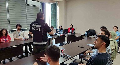 Kütahya Emniyeti'nden uyuşturucuyla mücadelede farkındalık eğitimleri
