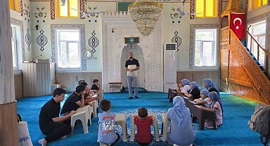 Kuyucak'ta Yaz Kur'an Kursu öğrencilerine rehberlik seminerleri