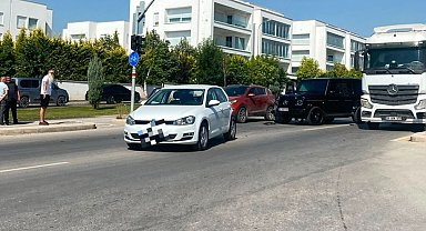Lüks ciple otomobil çarpıştı, kaza maddi hasarla atlatıldı