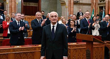 Macaristan'da eski Yüksek Mahkeme Başkanı Baka, cumhurbaşkanı seçildi