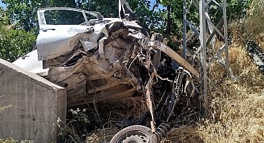 Malatya'da otomobil menfeze çarptı: 1 ağır yaralı