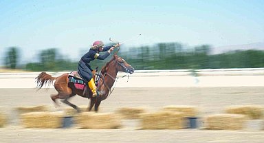 Malazgirt'te Atlı Okçuluk Türkiye Şampiyonası final heyecanı