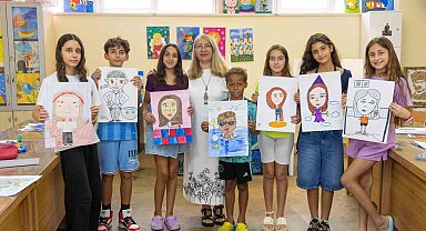 Manavgat'ta çocuklar kendi karikatürlerini çizdi