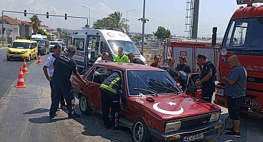 Manavgat'ta iki otomobil çarpıştı: 1 yaralı
