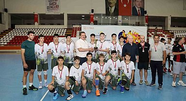 Manisalı gençler filede Türkiye ikincisi oldu