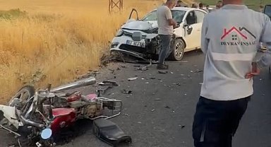 Mardin'de otomobil motosikletle çarpıştı: 2 ölü