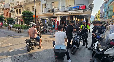 Marmaris Çarşısı'nda motosikletlere ortak denedim