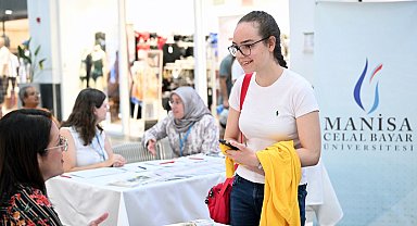 MCBÜ, tercih maratonunda geleceğin üniversitelileriyle buluştu