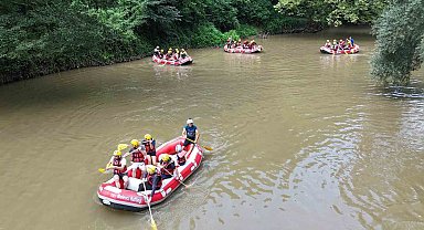 Melen Çayı'nda gençlerin rafting mesaisi
