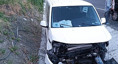 Menfeze çarpan araç sürücüsü yaralandı