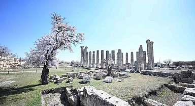 Mersin'de 2 bin 300 yıllık antik kent Arkeoköy ile canlanıyor