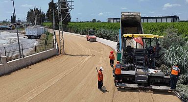 Mersin'de 4 mahallenin ortak kullandığı yol yenilendi