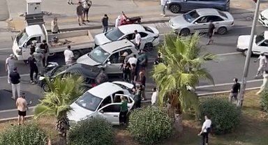 Mersin'de 7 araçlı zincirleme kaza: 3 yaralı