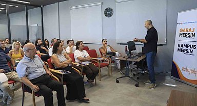 Mersin'de gençler dijital kariyer için LinkedIn eğitimi aldı