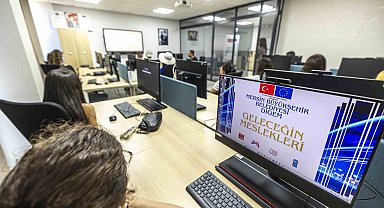 Mersin'de gençlere ücretsiz yazılım eğitimi