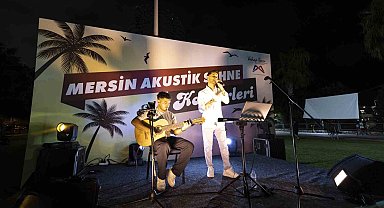 Mersin'de yaz akşamları akustik konserlerle renkleniyor