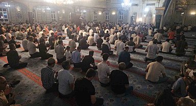 Mevlid Kandili'nde camiler doldu taştı