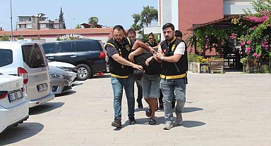 Mezarlıkta kapkaç yaptılar, çaldıkları telefondan 97 bin TL aktardılar