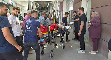 Motosiklet ile otomobil çarpıştı: 1 ağır yaralı