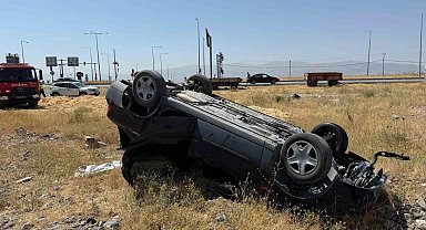 Muş-Bingöl kara yolunda otomobil takla attı: 3 yaralı