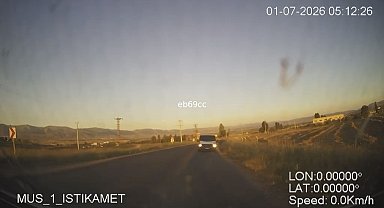 Muş'ta ters yönde ilerlerken ambulansın kamerasına takılan sürücüye ceza