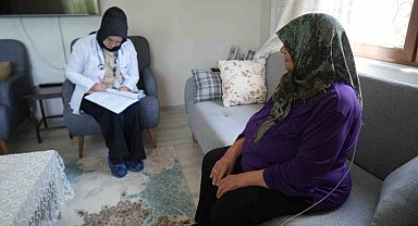 Niğde'de evden çıkamayan hastalar sağlık hizmetine evinde ulaşıyor