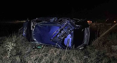 Niğde'de iki otomobil kafa kafaya çarpıştı: 1'i ağır, 7 yaralı